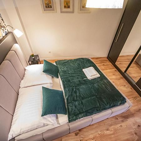Apartament Marklissa Лесьна Экстерьер фото
