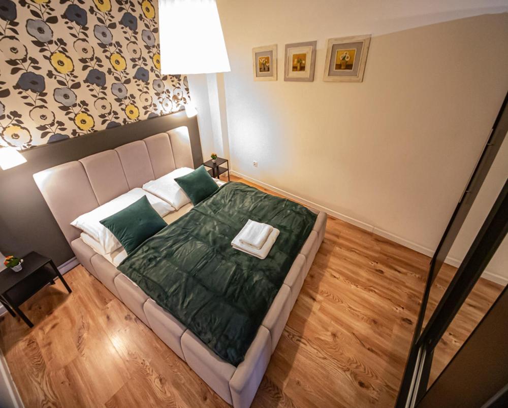 Apartament Marklissa Лесьна Экстерьер фото