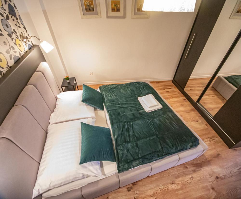 Apartament Marklissa Лесьна Экстерьер фото